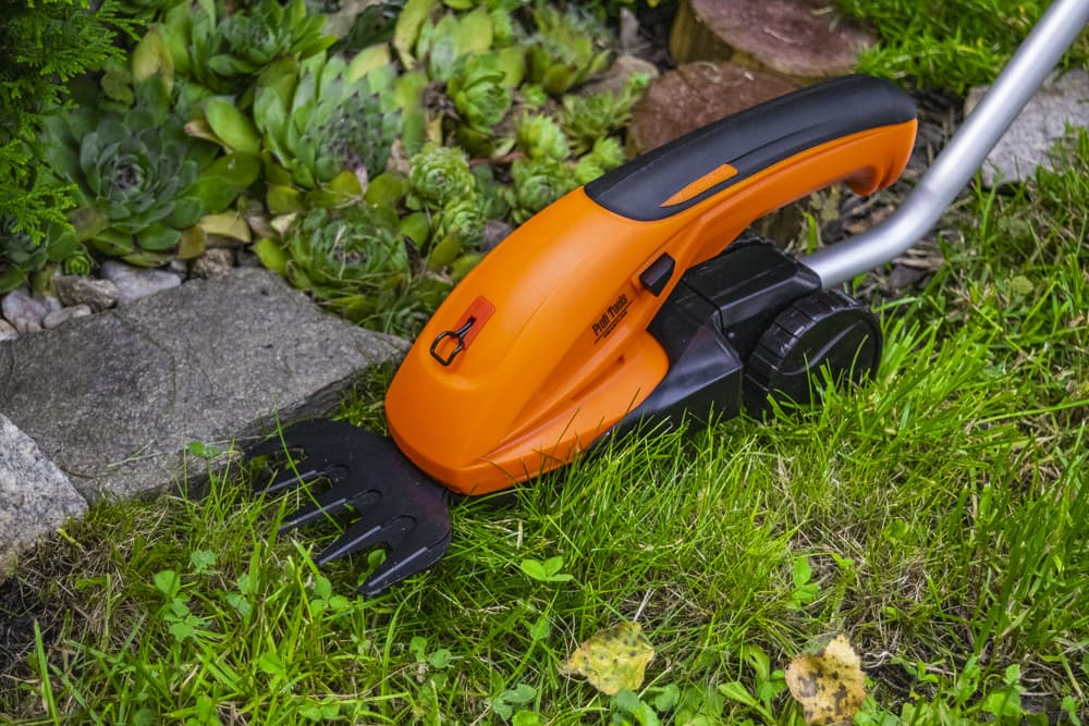 Profi Tools Aku nůžky 2v1 s teleskopickou rukojetí N0E-KT01-90X120L - náhled 5